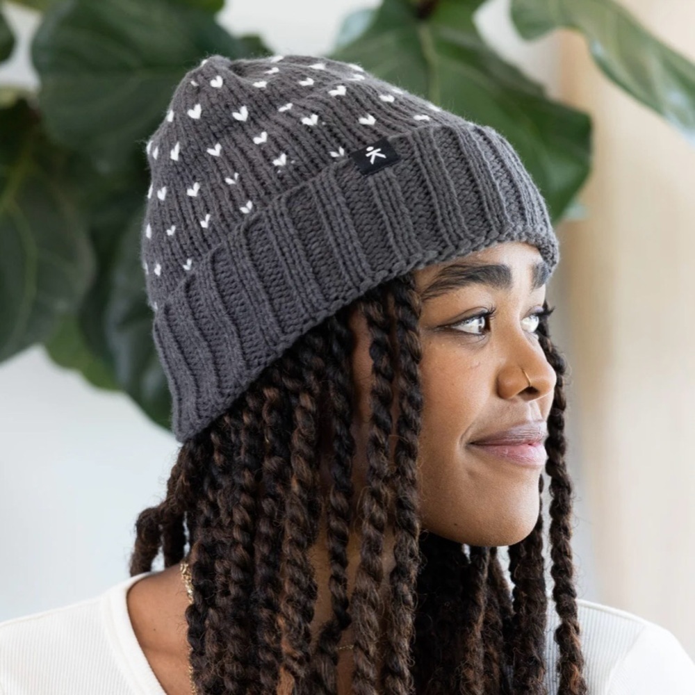 NWT KNOWN SUPPLY Adriana Beanie, charcoal/ stone